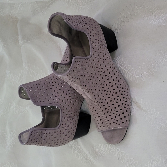 Lori Goldstein Diamond Cut Peep Toe Bootie Size 8 1/2 Liliac - Picture 2 of 8